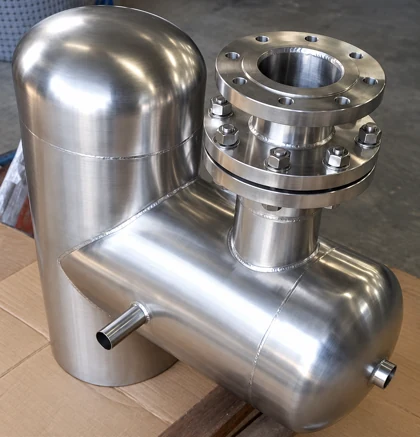 Componente fabricado em aço inoxidável com acabamento polido